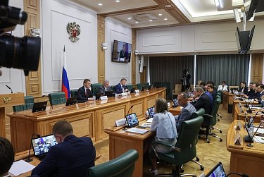В Совфеде обсудили модернизацию налогового законодательства 